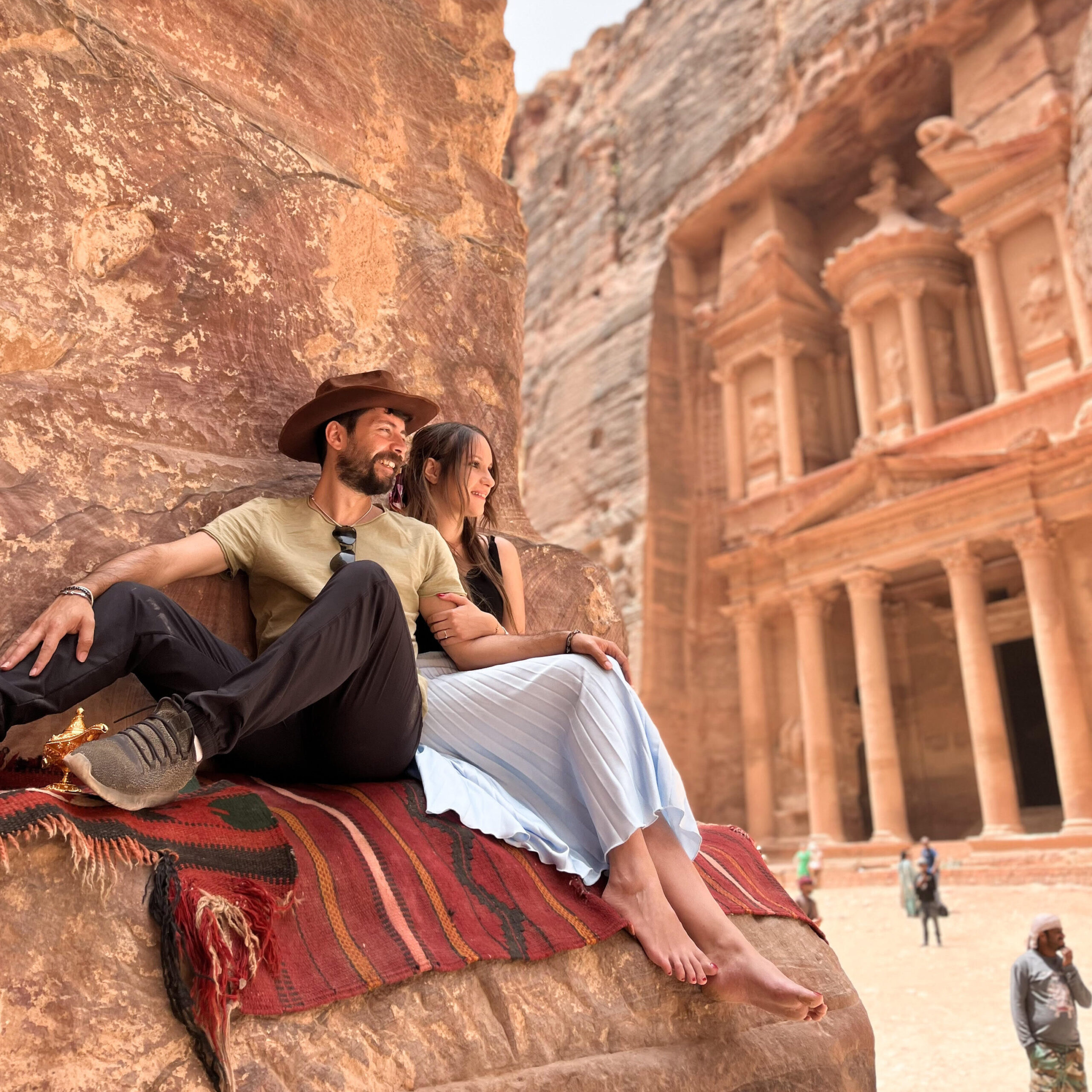 Insieme a Petra: Fuga Romantica nella Magica Giordania